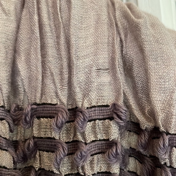 Lavender fringed scarf - Picture 8 of 11